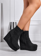 SERENA - Stivaletti tronchetti neri scamosciati con zeppa